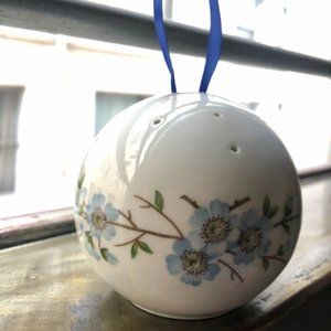 Porcelaine De Paris France Fondee En 1773